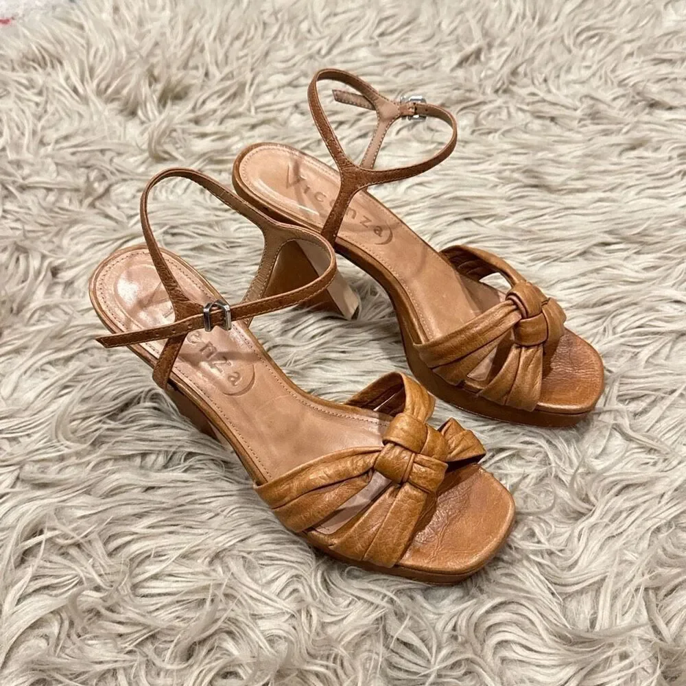 Vicenza knotted Heels size 37 (7.5)